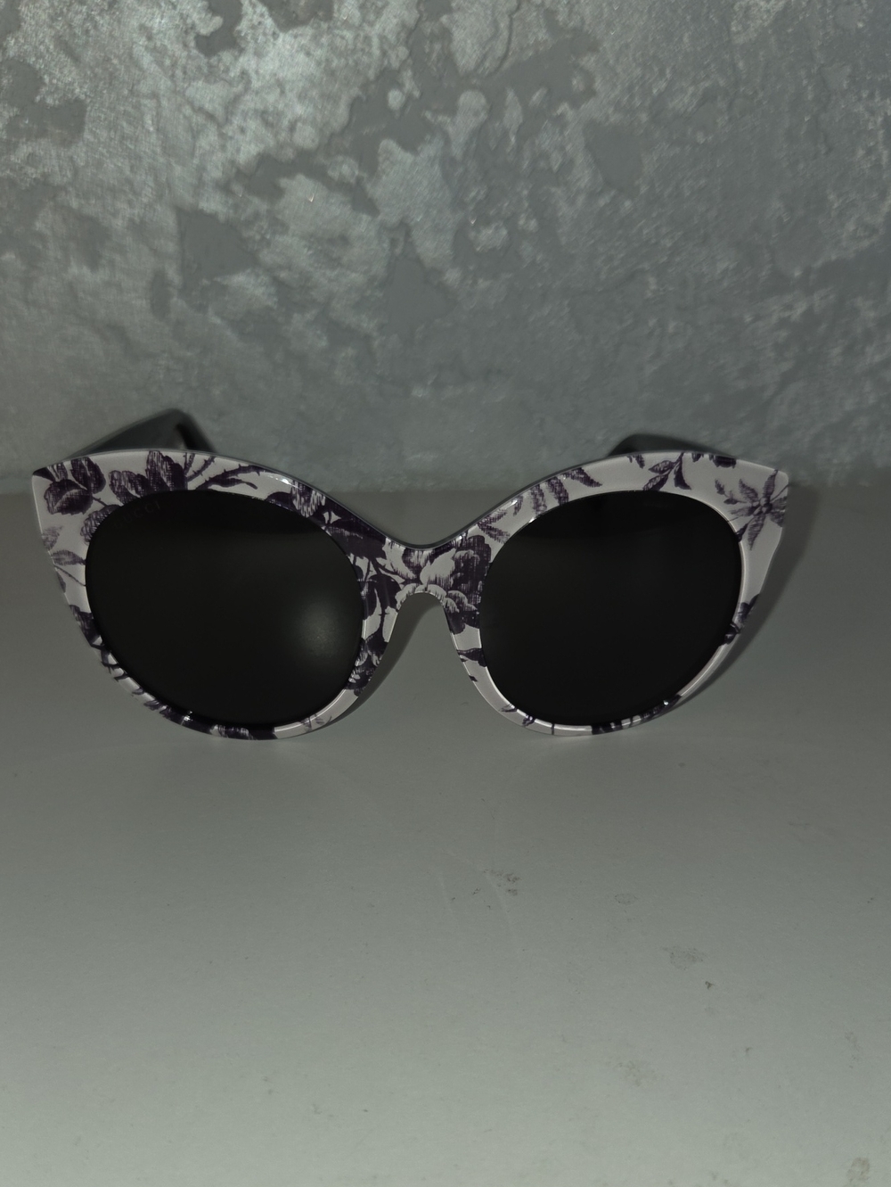 Gucci Floral Cat-Eye Sunglasses - White & Purple